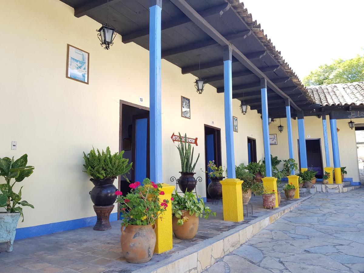 Hotel Lirice Colonial Комитан-де-Домингес Экстерьер фото